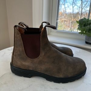 Blundstone 550 Chelsea boots